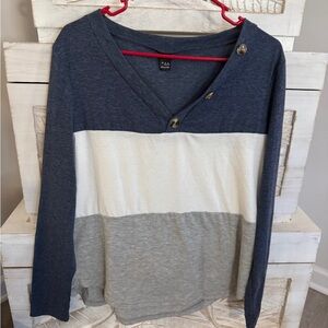 Women’s long sleeve shirt. Dark Blue, Gray and White. Size Large (8-10). EUC